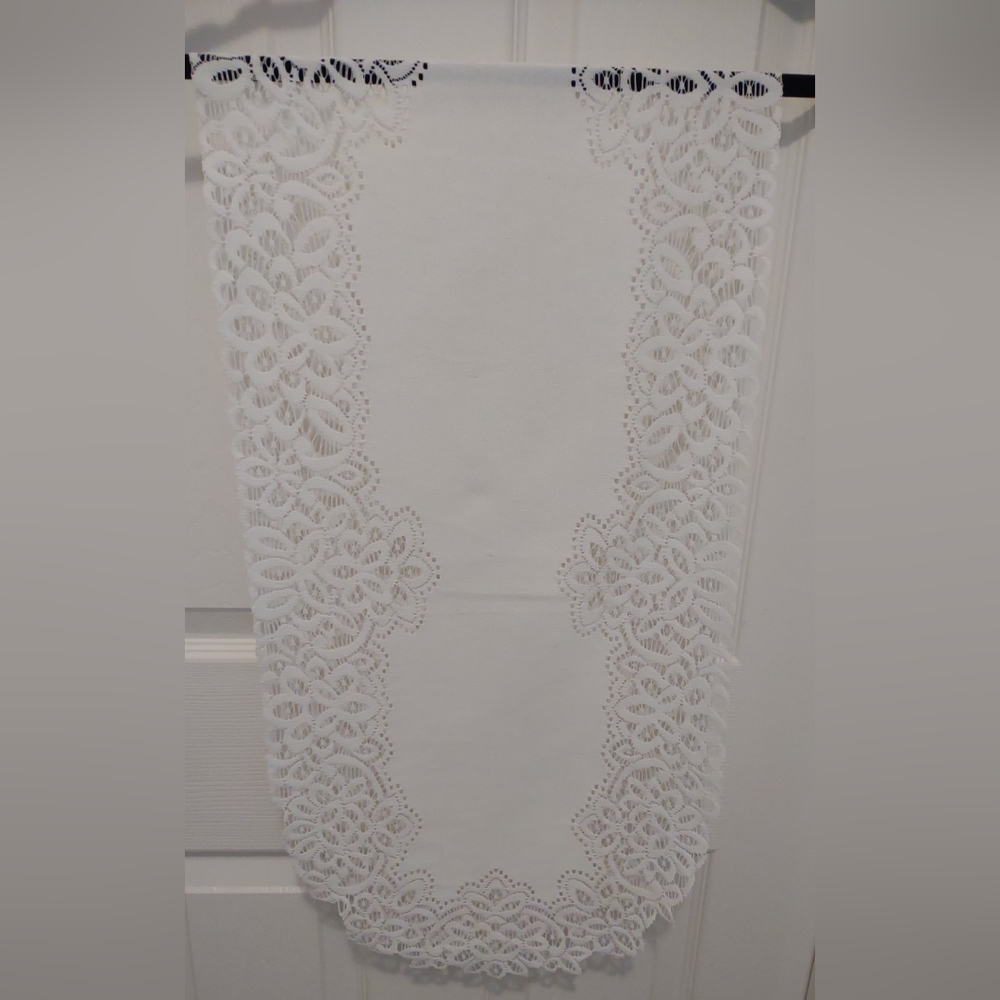 Vintage White Lace Oblong Table Runner & Table Cloth 52" x 14" New without Tag